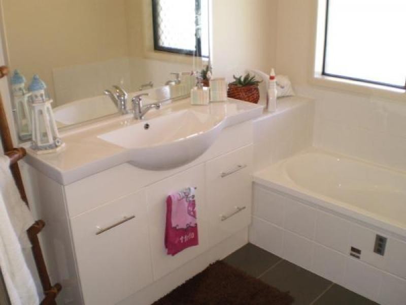 Adare QLD 4343