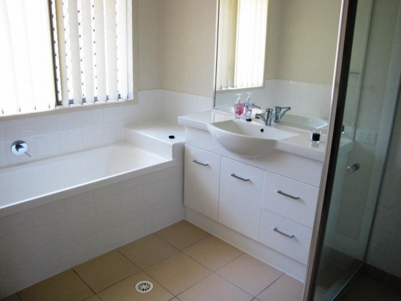 Adare QLD 4343