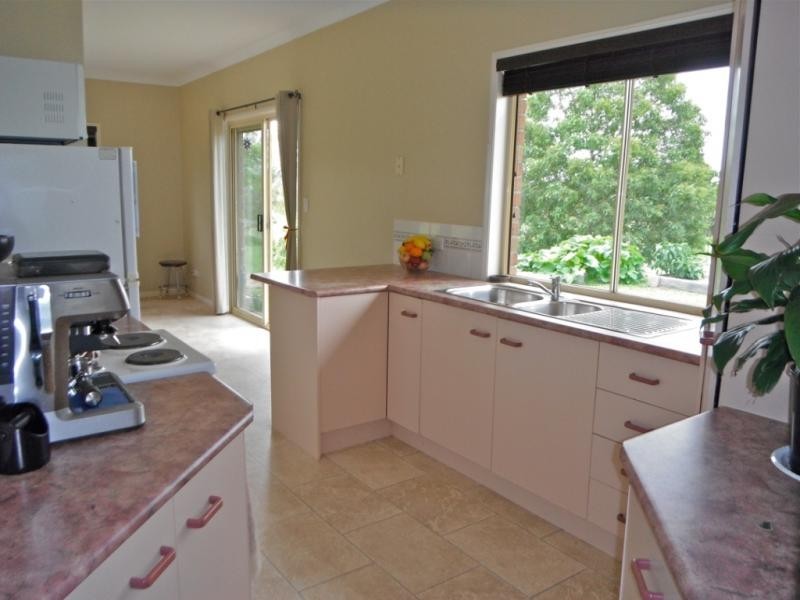 4 Hughes Road, Plainland QLD 4341