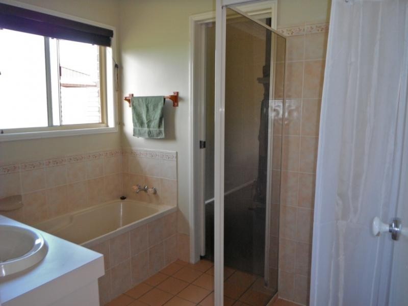 4 Hughes Road, Plainland QLD 4341