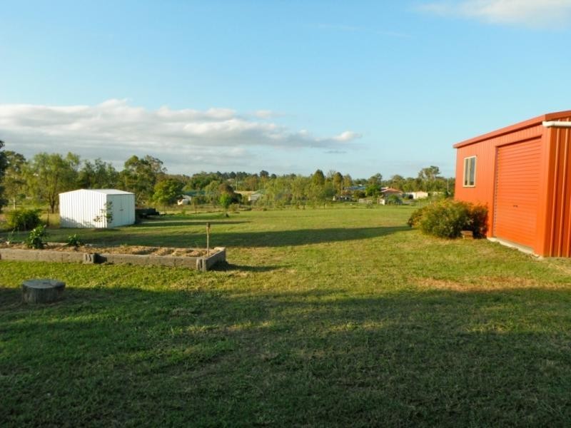 4 Hughes Road, Plainland QLD 4341