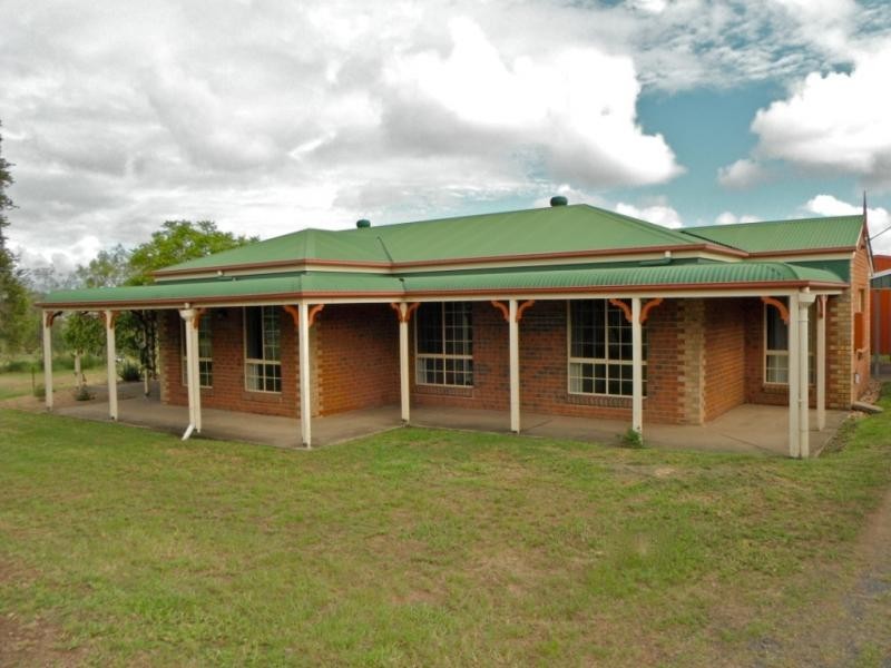 4 Hughes Road, Plainland QLD 4341