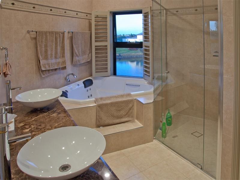 2163 BEAUFORT WAY, Hope Island QLD 4212