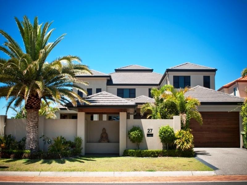 27 KING ARTHURS COURT, Sovereign Islands QLD 4216