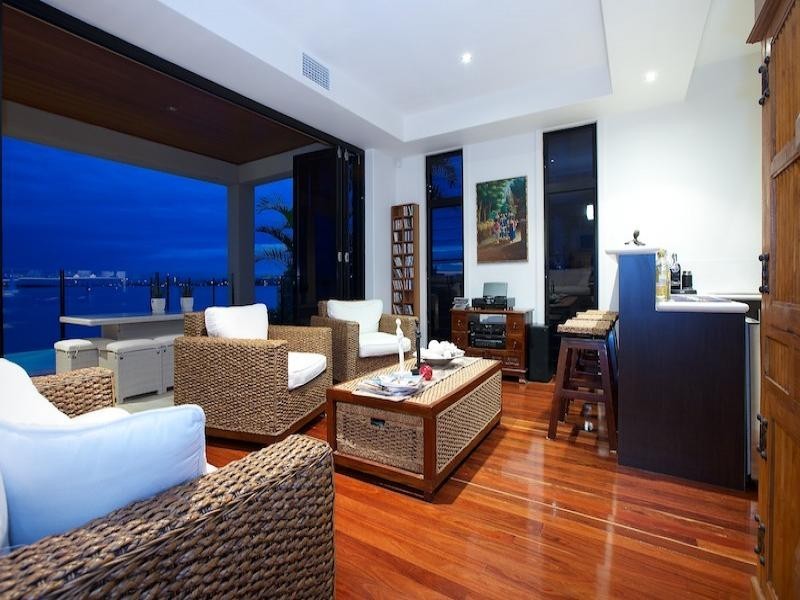 27 KING ARTHURS COURT, Sovereign Islands QLD 4216