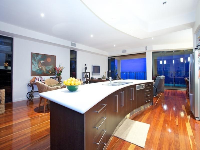 27 KING ARTHURS COURT, Sovereign Islands QLD 4216