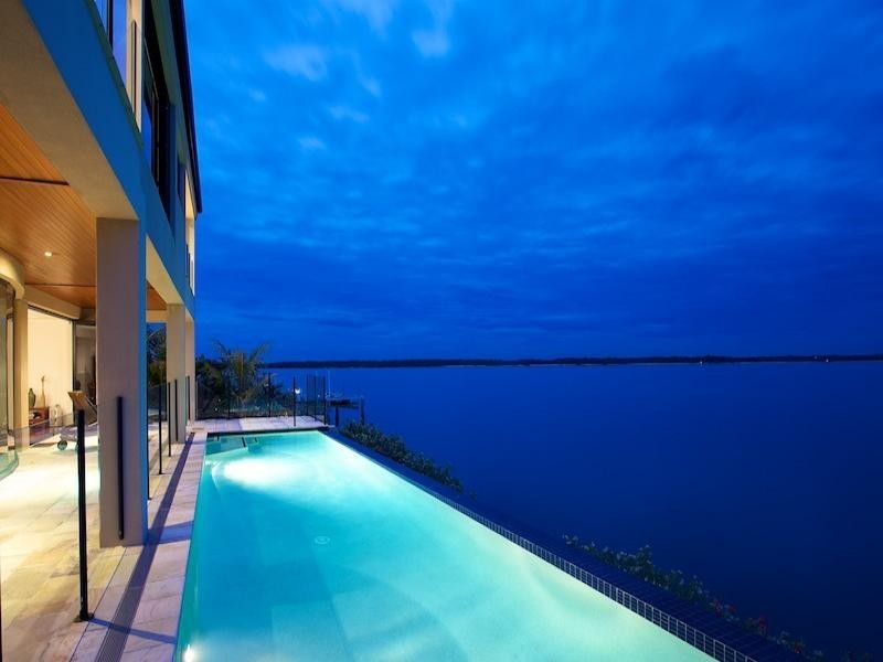 27 KING ARTHURS COURT, Sovereign Islands QLD 4216