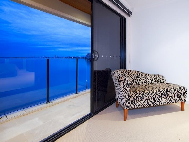 27 KING ARTHURS COURT, Sovereign Islands QLD 4216