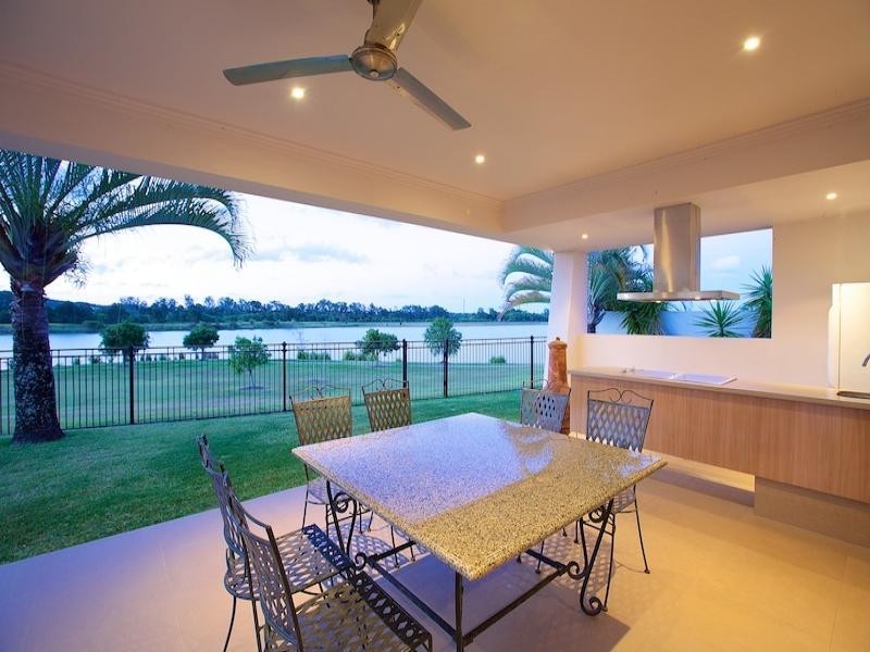 37 TEMPLE ISLAND CIRCUIT, Oxenford QLD 4210