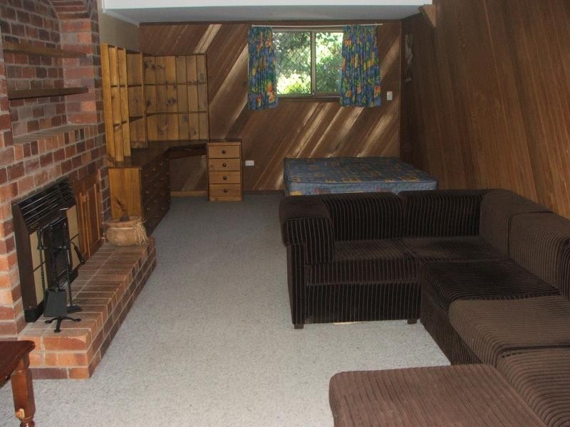 6 Worrell Place, Armidale NSW 2350