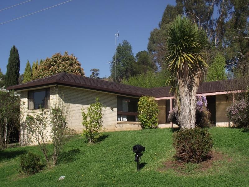 26 Curtis St, Armidale NSW 2350