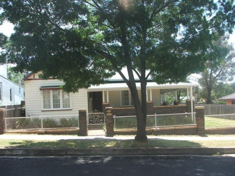 144 Taylor Street, Armidale NSW 2350