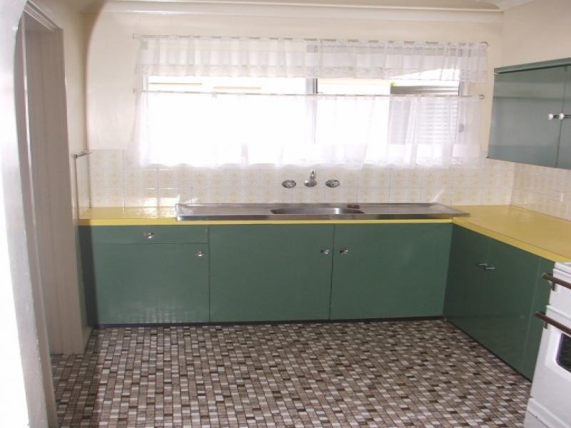 2/42 Taylor Street, Armidale NSW 2350