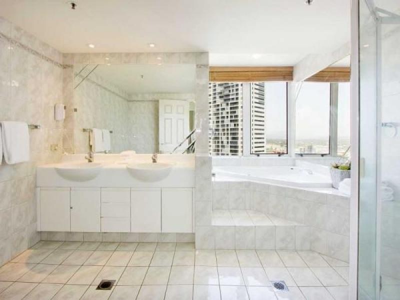 86/177 Old Burleigh Road, Broadbeach QLD 4218