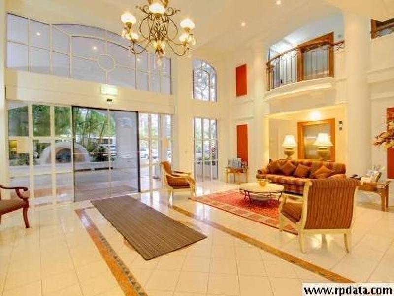 512/9 Beach Parade, Broadbeach QLD 4218