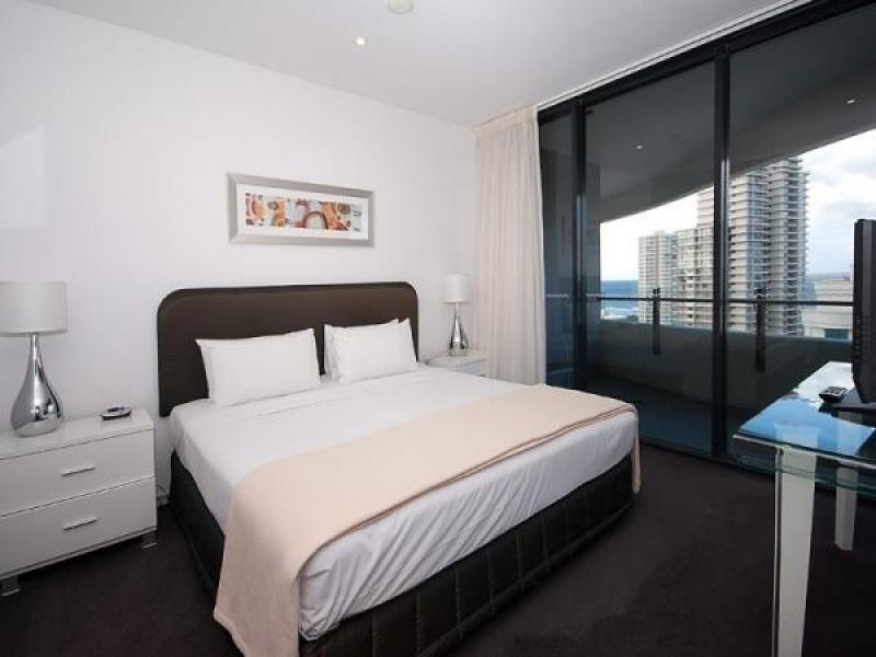 15/89 Surf Parade, Broadbeach QLD 4218
