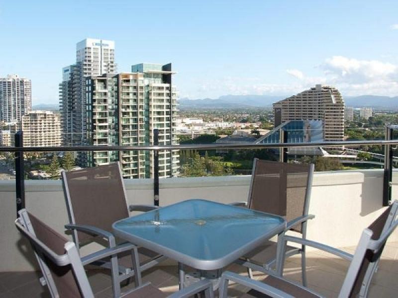 15/89 Surf Parade, Broadbeach QLD 4218