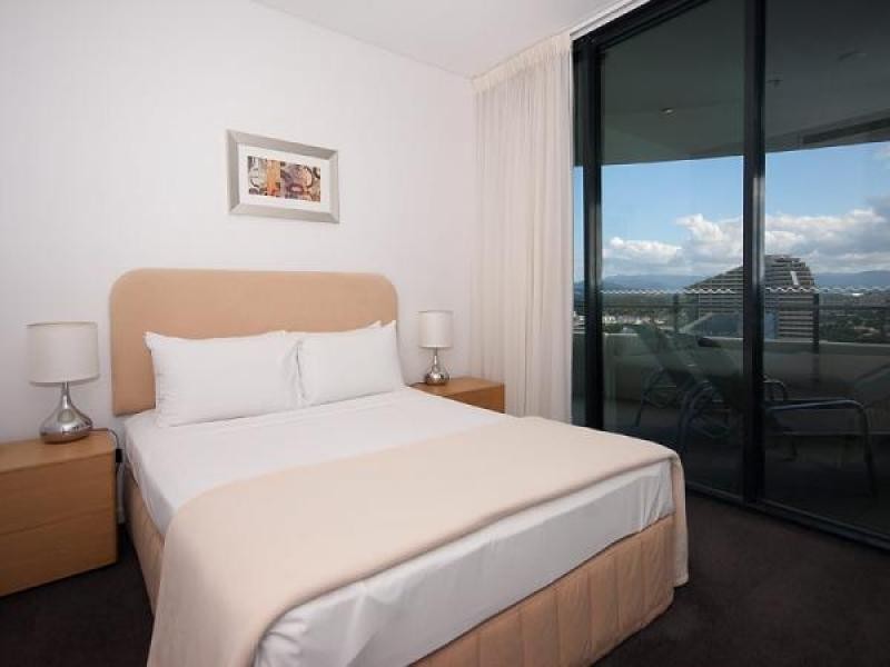 15/89 Surf Parade, Broadbeach QLD 4218