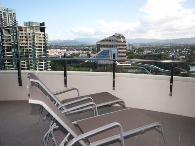 15/89 Surf Parade, Broadbeach QLD 4218