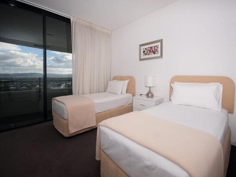 15/89 Surf Parade, Broadbeach QLD 4218