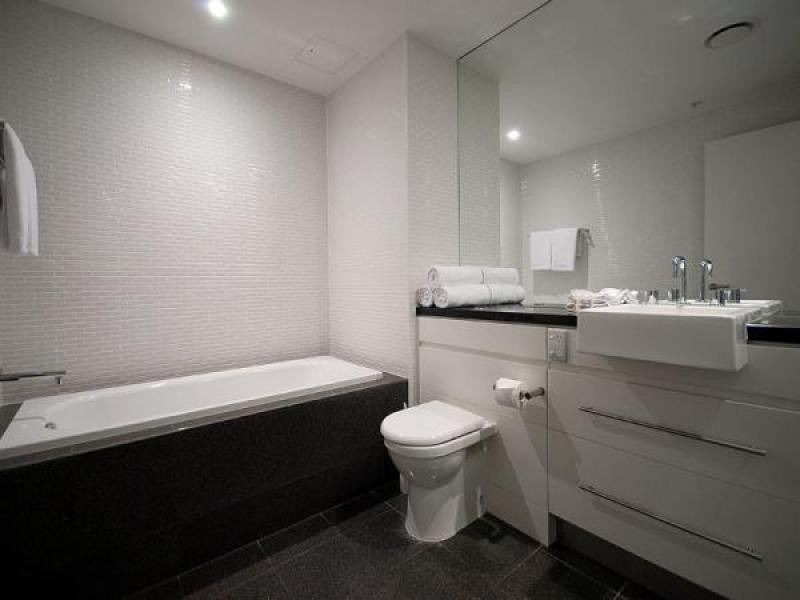 15/89 Surf Parade, Broadbeach QLD 4218