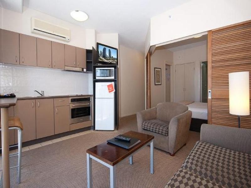 1109/42 Surf Parade, Broadbeach QLD 4218