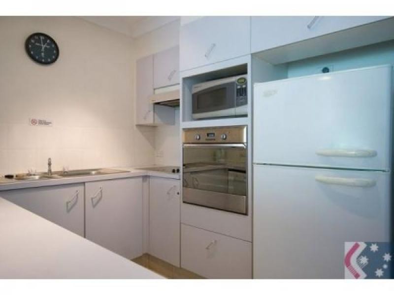 138/42 Beach Parade, Broadbeach QLD 4218