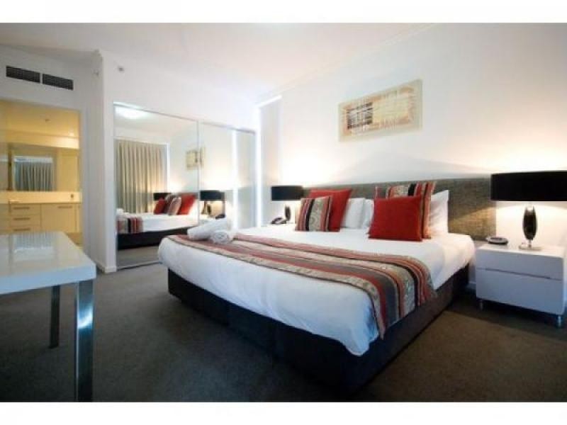 114/25 Surf Parade, Broadbeach QLD 4218