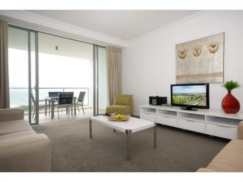 114/25 Surf Parade, Broadbeach QLD 4218