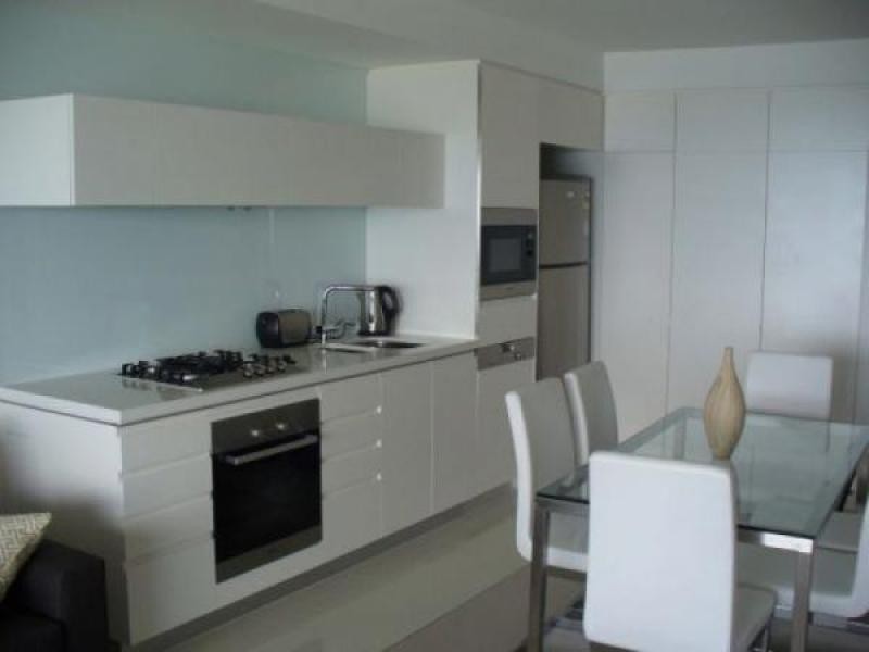 1140/8 Charles Ave, Broadbeach QLD 4218