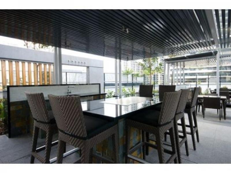 1140/8 Charles Ave, Broadbeach QLD 4218