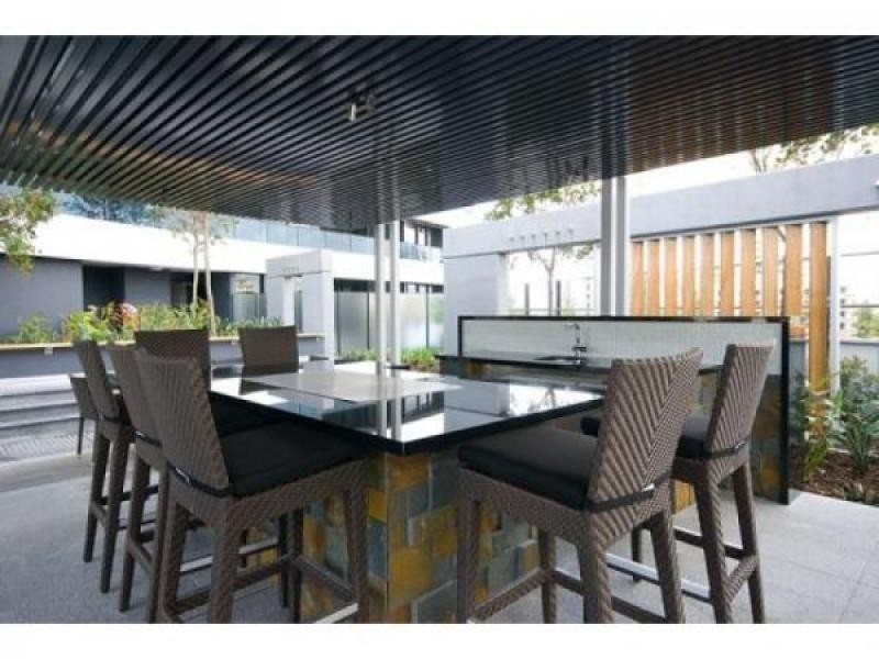1140/8 Charles Ave, Broadbeach QLD 4218