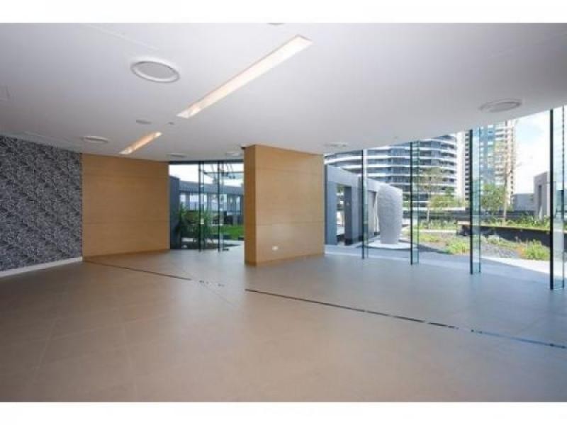 8/9 Charles Ave, Broadbeach QLD 4218