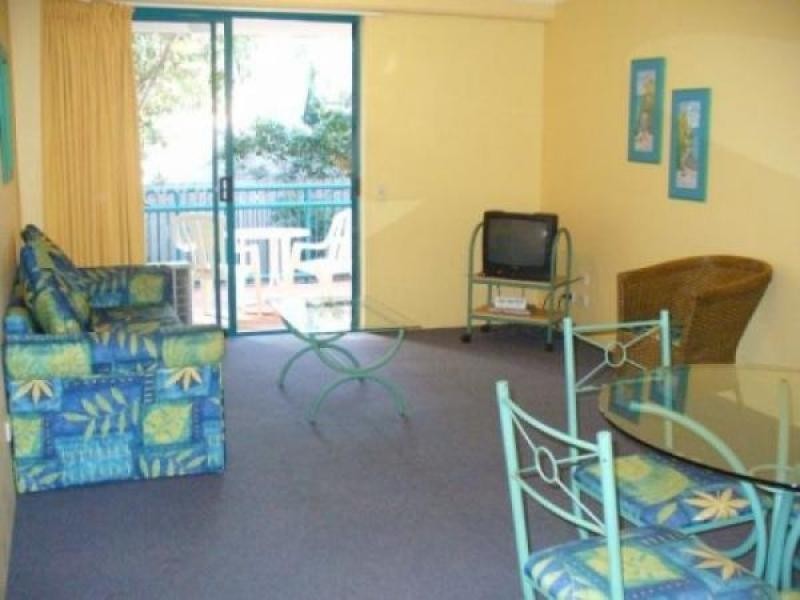 12 Anne st, Broadbeach QLD 4218