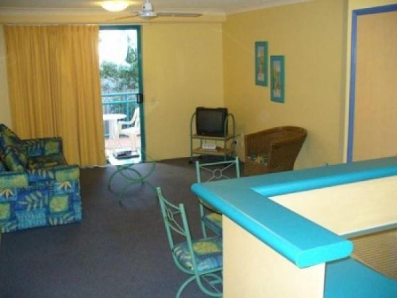 12 Anne st, Broadbeach QLD 4218