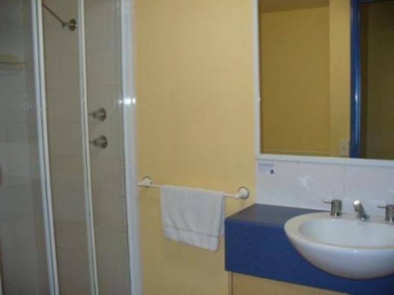 12 Anne st, Broadbeach QLD 4218