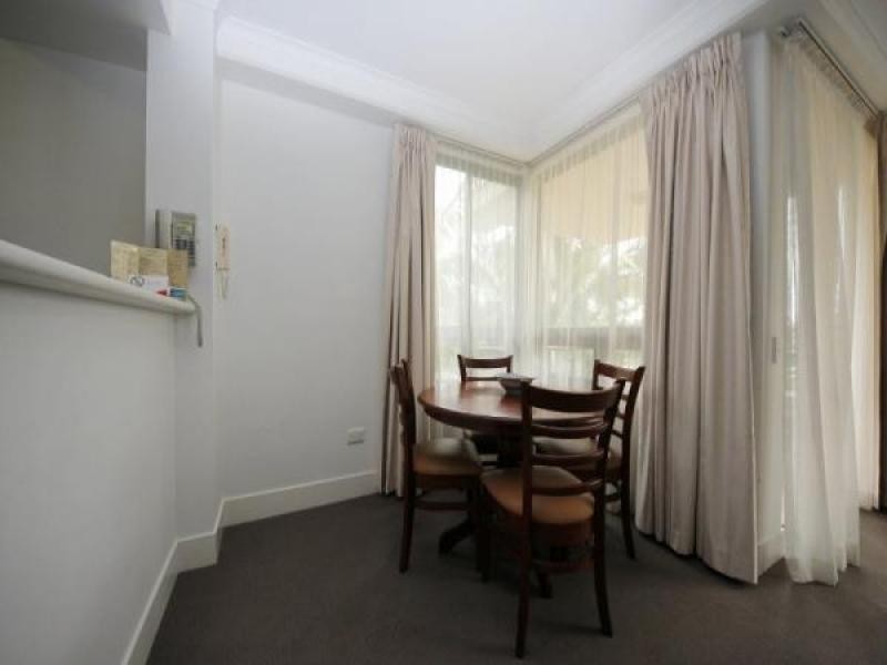 111/30 Surf Parade, Broadbeach QLD 4218