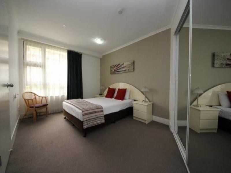 111/30 Surf Parade, Broadbeach QLD 4218