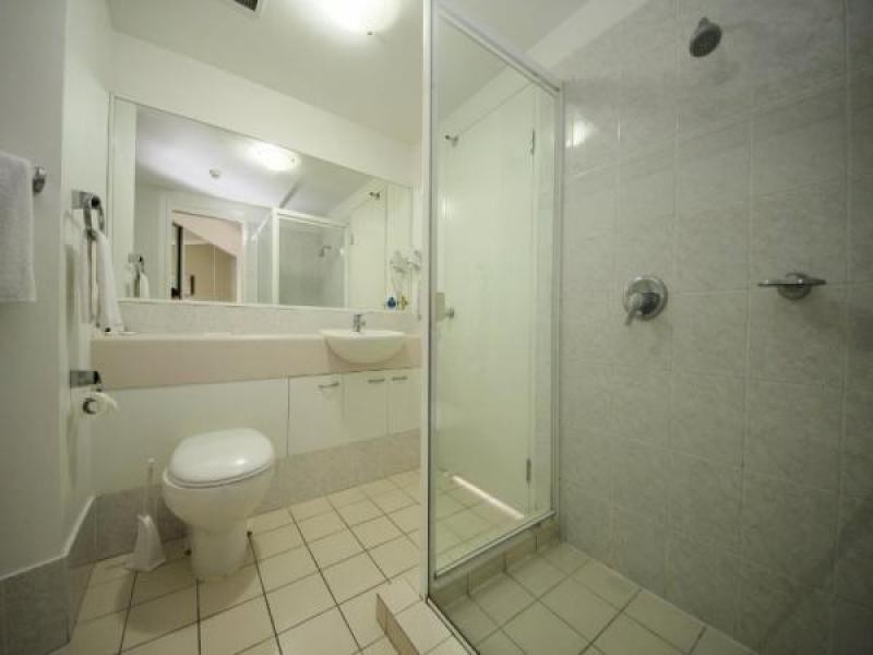 111/30 Surf Parade, Broadbeach QLD 4218