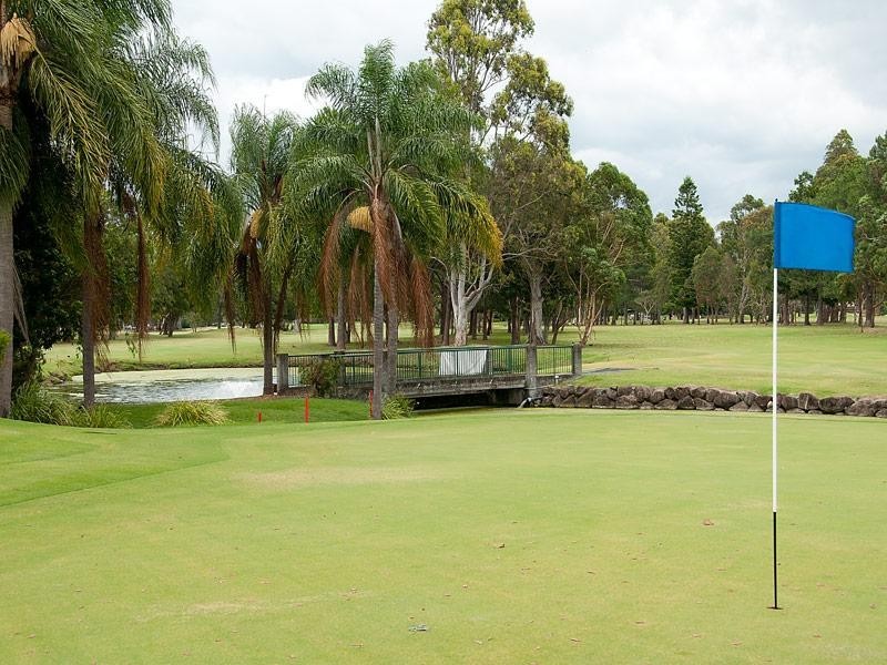 Clear Island Waters QLD 4226