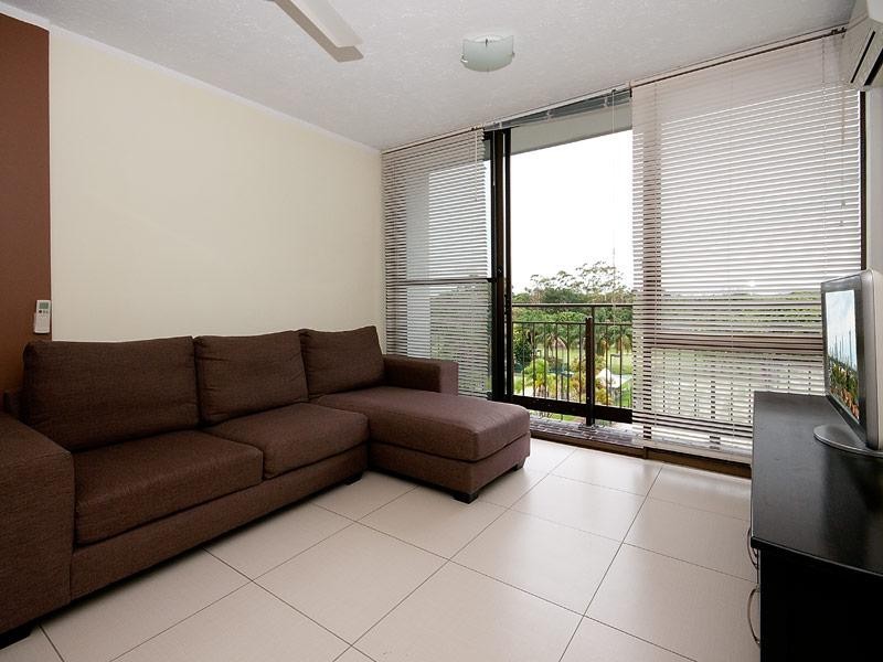 Clear Island Waters QLD 4226