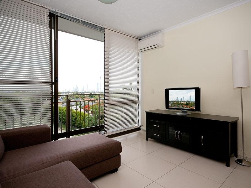 Clear Island Waters QLD 4226