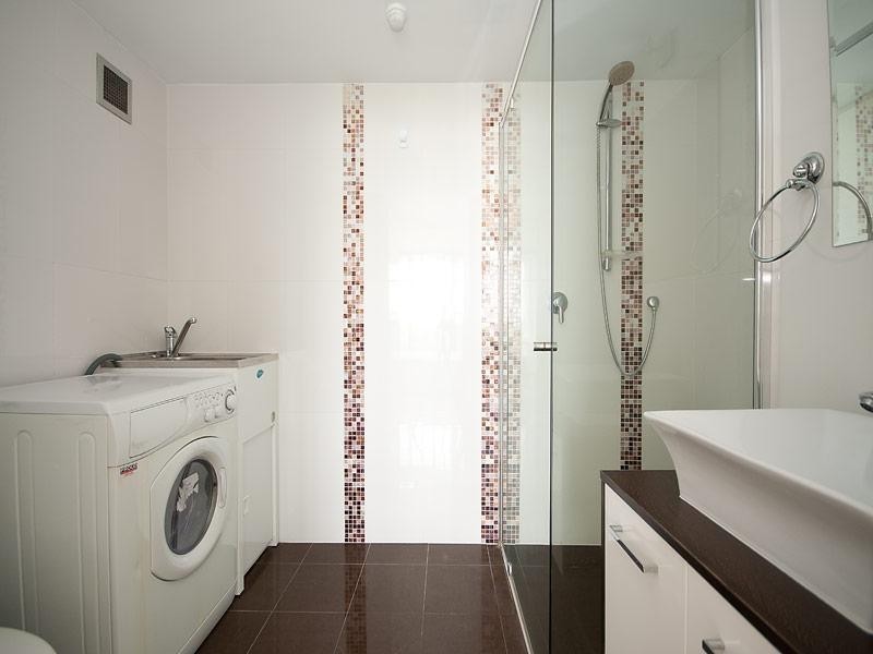 Clear Island Waters QLD 4226