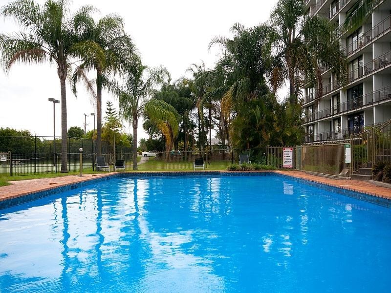 Clear Island Waters QLD 4226