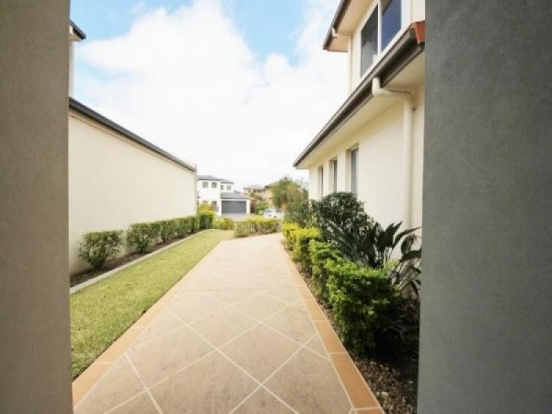 39 Royal Links Drive, Robina QLD 4226