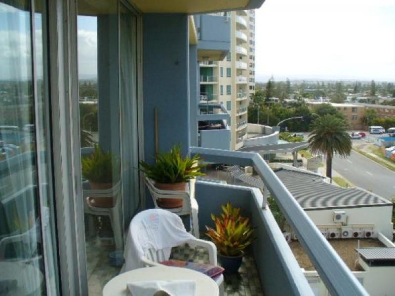 17/1 Old Burleigh road, Broadbeach QLD 4218