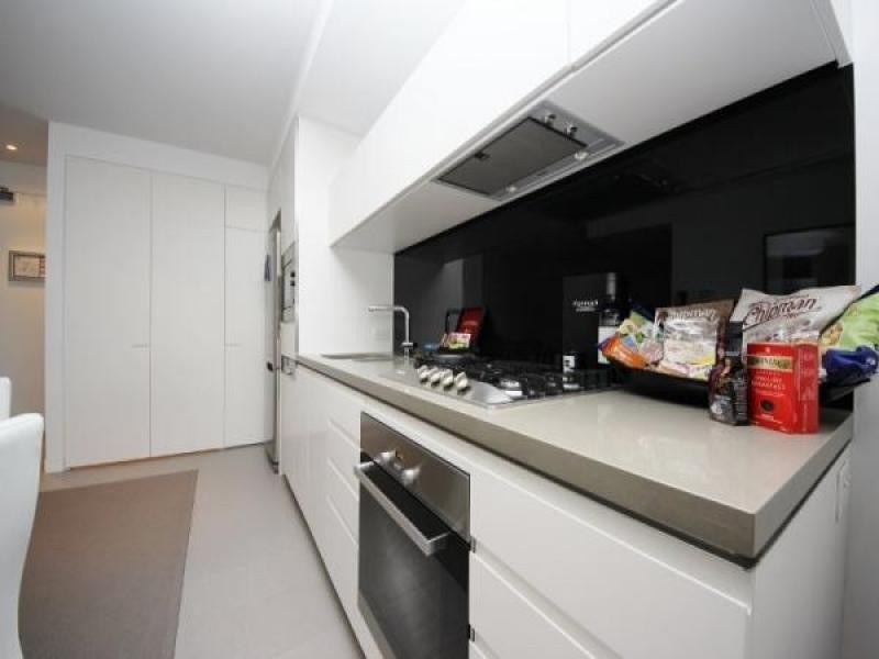 902/7 Charles Avenue, Broadbeach QLD 4218