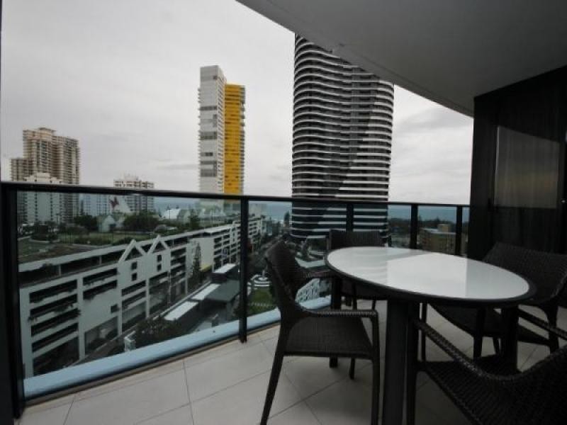 902/7 Charles Avenue, Broadbeach QLD 4218