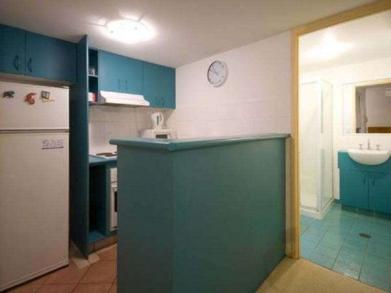 Unit 2/193 Surf Parade, Broadbeach QLD 4218