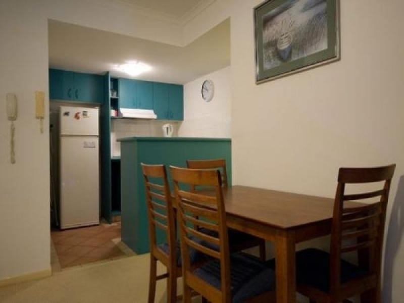 Unit 2/193 Surf Parade, Broadbeach QLD 4218